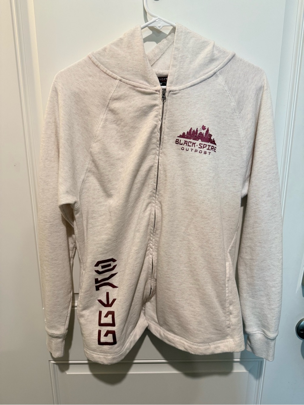Disney Park/Star Wars Galaxy Edge Black SpireCream Zip Hoodie with Burgundy Logo